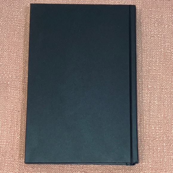 Astrid Scholte :  Four Dead Queens - hardcover Book - Picture 13 of 14